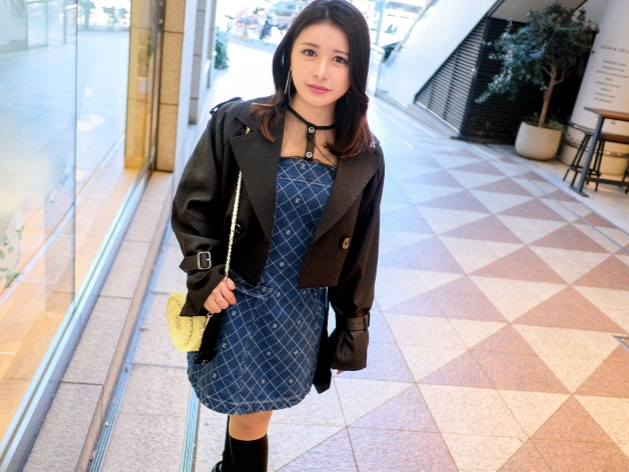 【肉感エロ人妻】ムチムチボディがヤバい！人妻の肉厚マ○コがチ○コを締め付ける！旦那じゃ満足できない変態妻が不倫セックスで乱れまくる！！