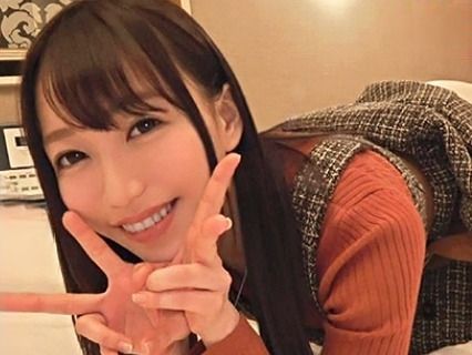 【上京OLの初体験】『恥ずかしい…』新卒のウブなOLがお尻ペンペン＆電マ責めで敏感に反応！バック＆正常位で激ピストンされ、初めての快感に悶絶♡