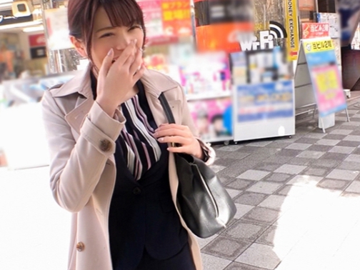 【美脚OLの淫乱オフィス】『仕事中なのに…ダメぇ！』スーツ姿のセクシーお姉さんがデスクで激しく感じちゃう！ピストンでガクブル痙攣、最後は顔に特濃ザーメンぶっかけられちゃう！♡