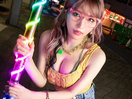 【ギャル神降臨】バチクソエロいイマドキギャルが素人宅に突撃！肉食系ギャルが肉棒に跨り、ズボズボ激ピストンで中出しセックスを楽しむ！ギャルのエロさが爆発するヤバい夜！！♡