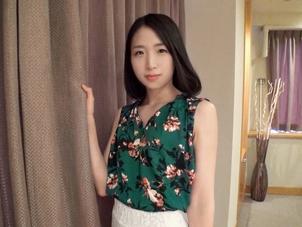 【美人お姉さんの騎乗位】スレンダー美人がチ○ポに跨り激しく腰振り！キレイなカラダを震わせながら感じまくる姿がエロすぎて最高！！