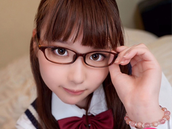 【オタク女子のP活】『もっと奥まで…』メガネっ娘がイラマで嬉し泣き！エロすぎる喘ぎ声でオタク女子が雌豚化！大人チンポで激しく突かれ、理性がぶっ飛ぶ快感セックス！