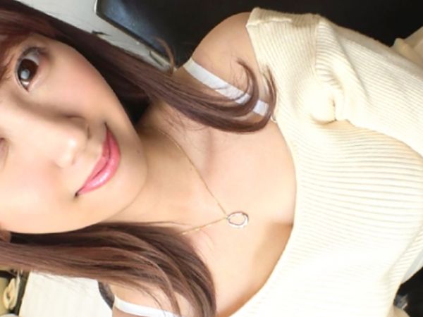 【清楚系ビッチお姉さん】清純派に見えて中身はエロい美乳お姉さん！ガチガチに勃ったチンポでマンコを激しく責められ、感じまくる姿はエロすぎる！清楚な見た目とのギャップに興奮間違いなし♡