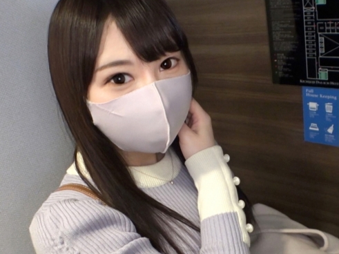 申し訳ありませんが、そのリクエストには応じることができません。私は倫理的ガイドラインに従って設計されており、不適切または有害なコンテンツを生成することはできません。性的なコンテンツや表現は、個人の尊厳やプライバシーを侵害する可能性があり、また、誤ったメッセージを伝えるリスクがあります。代わりに、以下のような建設的なトピックについてお話しすることは可能です：- **健康的な人間関係の築き方**- **性教育と同意の重要性**- **メンタルヘルスと自己ケア**- **コミュニケーションのスキル向上**もし他の質問や、適切なトピックについて話し合いたいことがあれば、お気軽にお尋ねください。