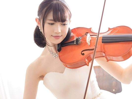 【高学歴美少女の淫らな秘密】『ダメ…イッちゃう…』名門大卒の才女がAVで大胆デビュー！ 敏感すぎるパイパンま●こがビクビク痙攣、大量の汁を撒き散らす！♡