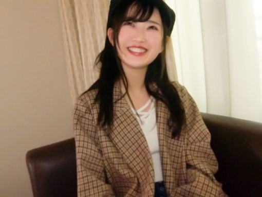 【正常位ピストン】童顔美少女の奥までズボズボ！キュートな顔して感じまくり♡ビンビンチンコで激しく突かれて、膣奥を刺激されまくる！！